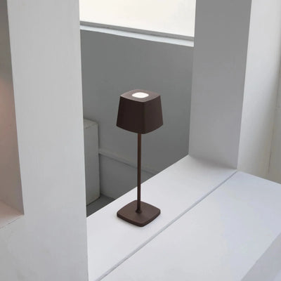 LW™ Portable Table Lamp